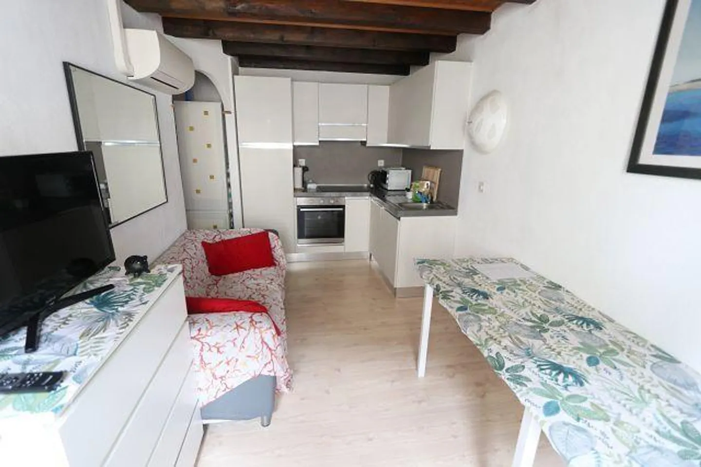 parte di casa di 3 locali con balcone nel nucleo - Foto 2 di 19