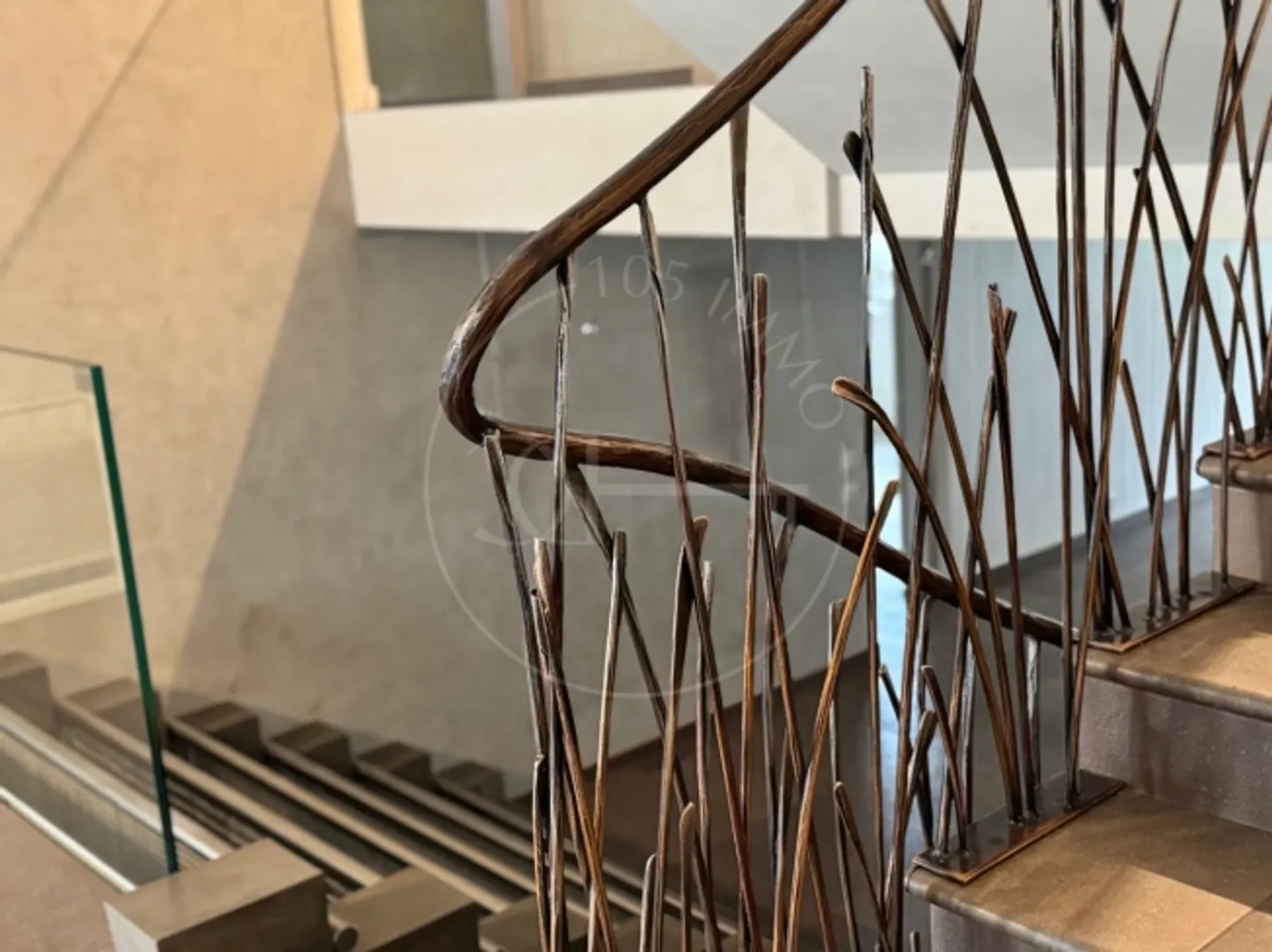 Appartement de 6 pièces au rez-de-chaussée - Photo 2 sur 6