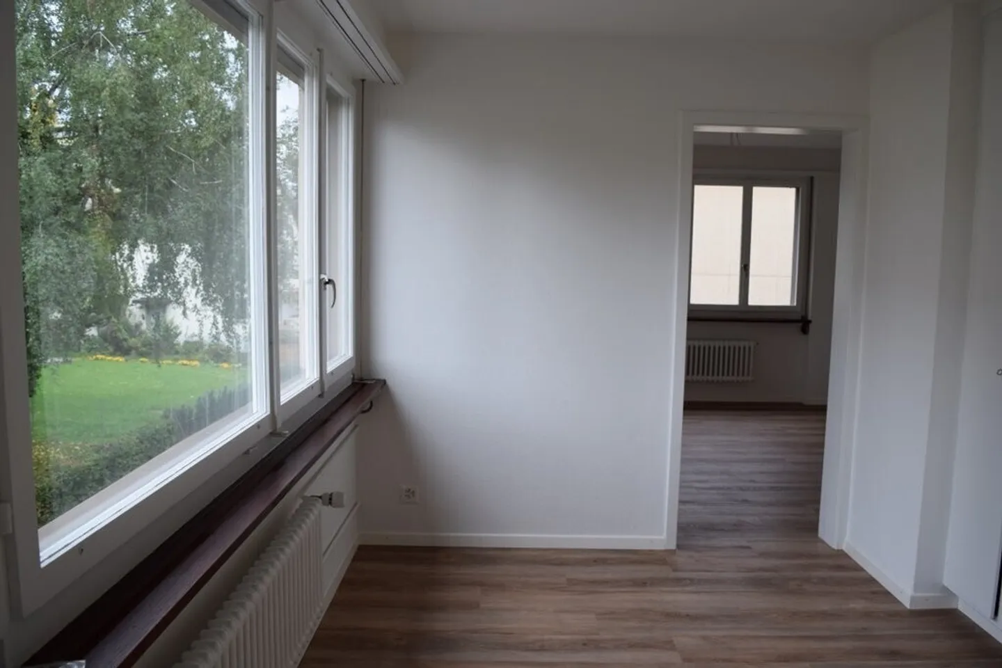 Apartment for rent - Photo 4 of 8