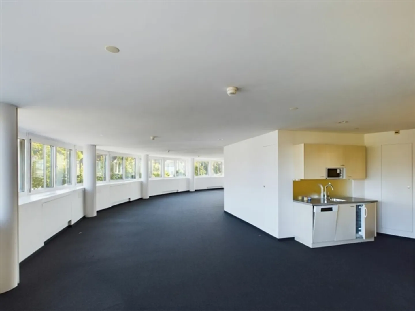 «Business Tower / TOP-Ausgebaute Gewerbe-/Büroflächen» - Foto 4 von 8