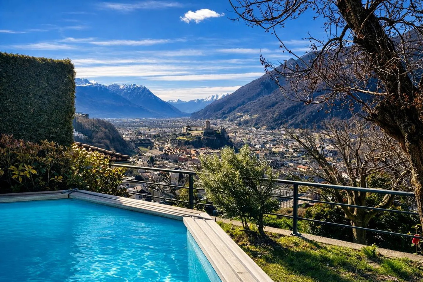 BELLINZONA - SUNNY PROPERTY FOR SALE WITH A VIEW - Photo 1 of 13