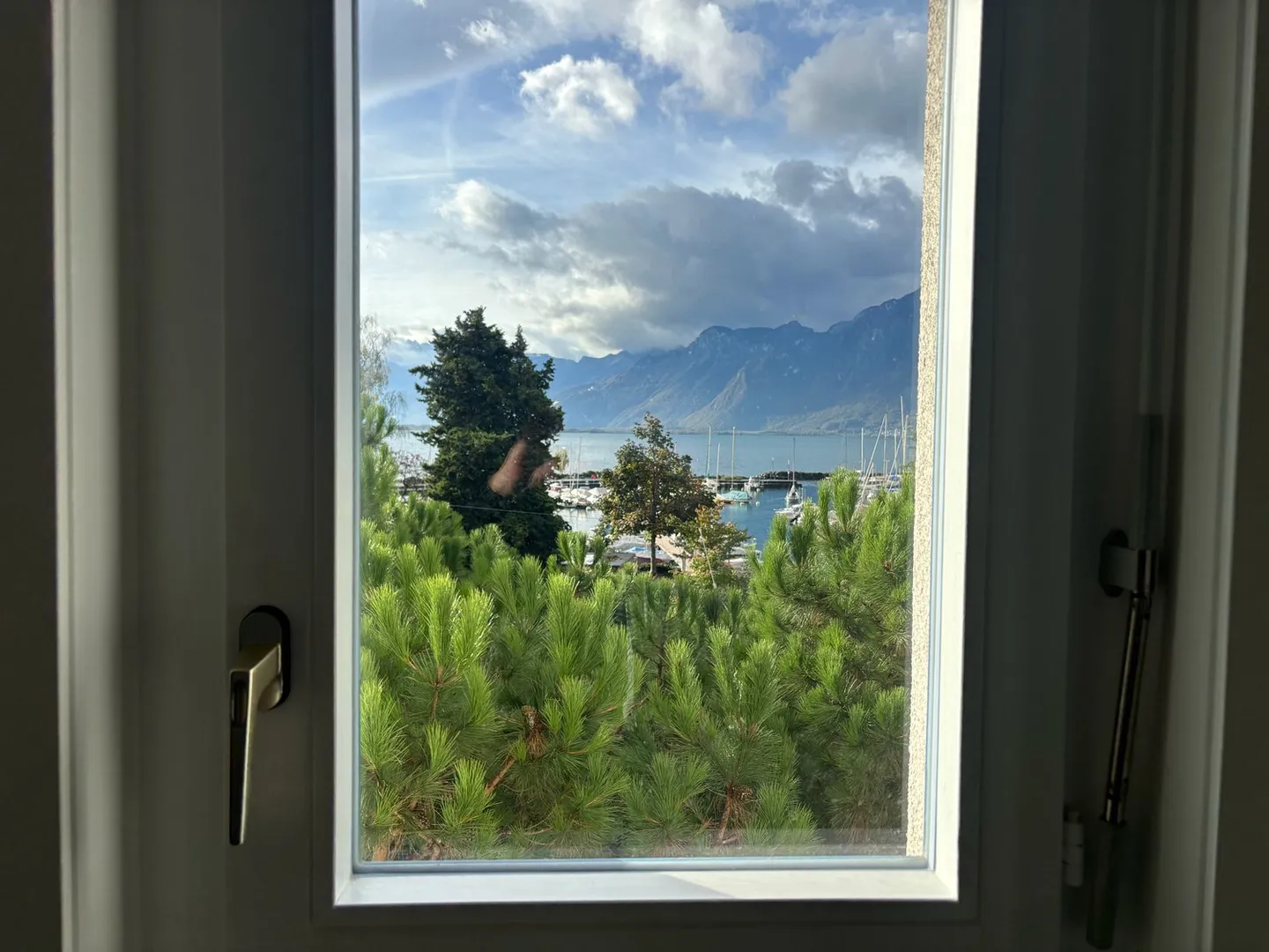 Magnifique appartement de 3,5 pièces avec cheminée à Clarens - Photo 8 sur 23