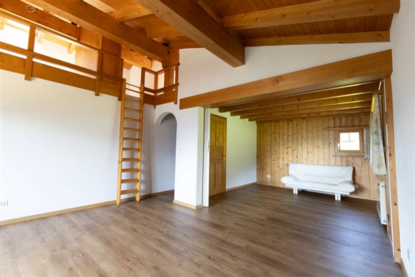 2 1/2 Room Attic Apartment in a Sunny and Quiet Location - Photo 3 of 20