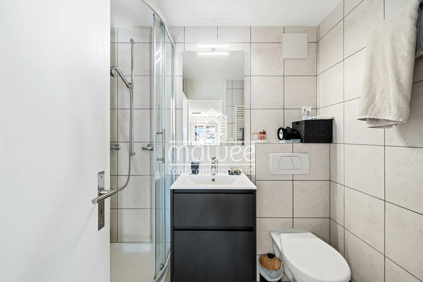 Elegant 3.5-room apartment in the heart of Chamoson - Photo 9 of 11