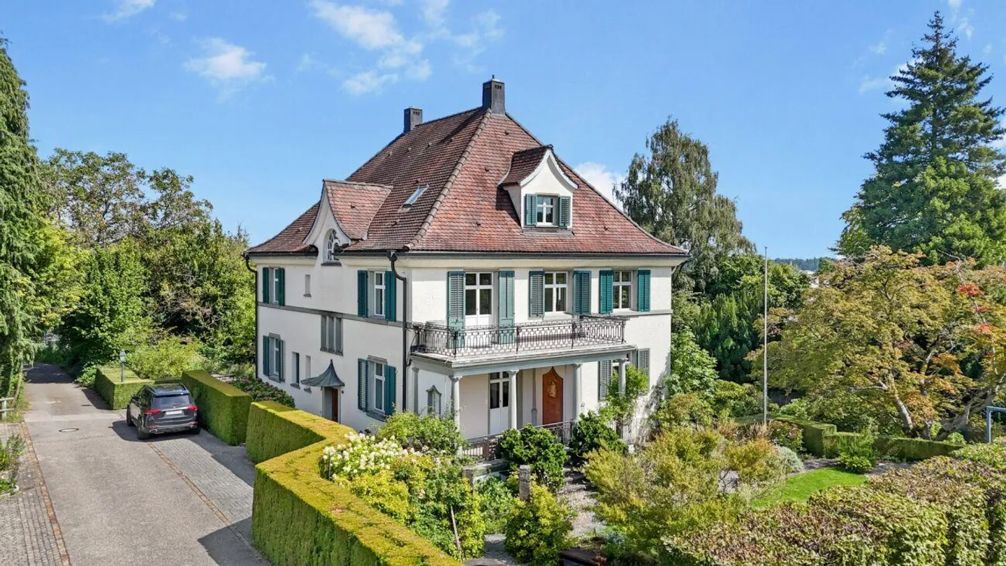 Historische Jugendstilvilla mit Charme, grossem Garten und viel Platz für Ihre Wohnträume - Foto 1 von 30