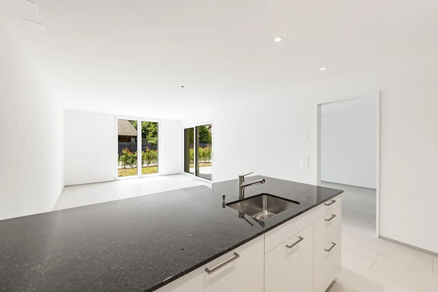 2.5-Room New Apartment in Hallau Seeks New Tenant - Photo 5 of 6