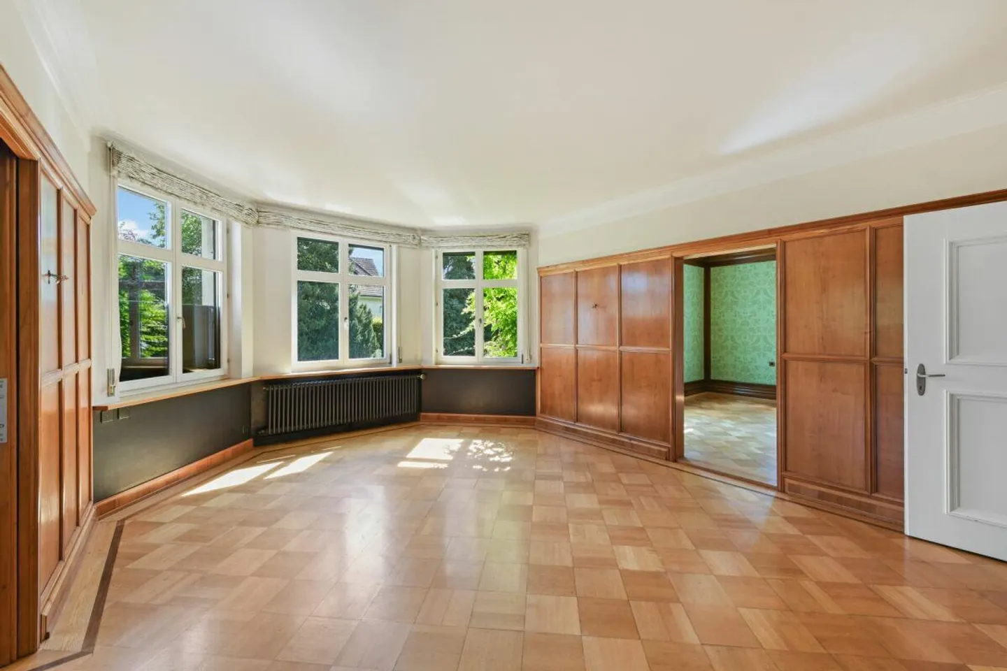 Historische Jugendstilvilla mit Charme, grossem Garten und viel Platz für Ihre Wohnträume - Foto 2 von 30