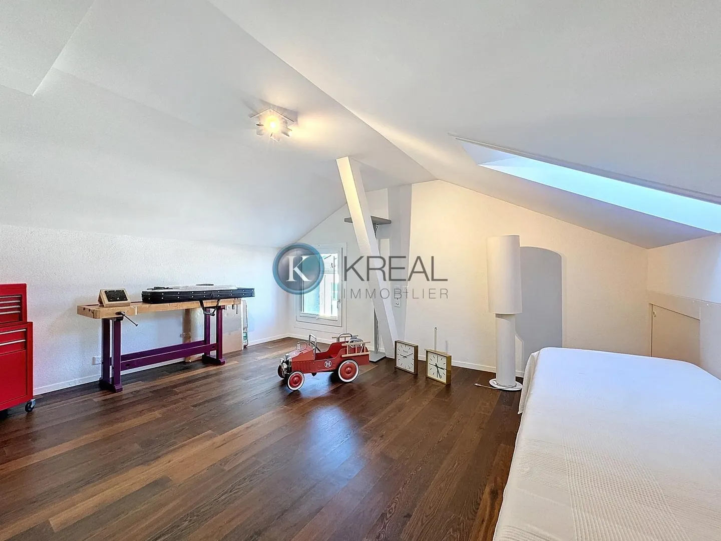 Prächtiges 5.5-Zimmer-Duplex renoviert mit Geschmack: Raum und Licht sind garantiert! - Foto 6 di 9