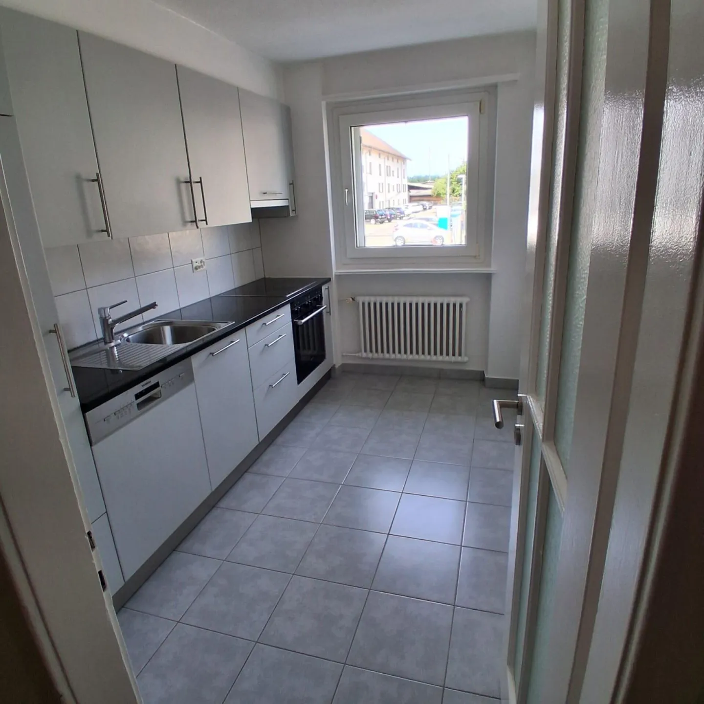 Renovated and modern 3.5-room apartment in Langenthal - available immediately - Photo 2 of 8