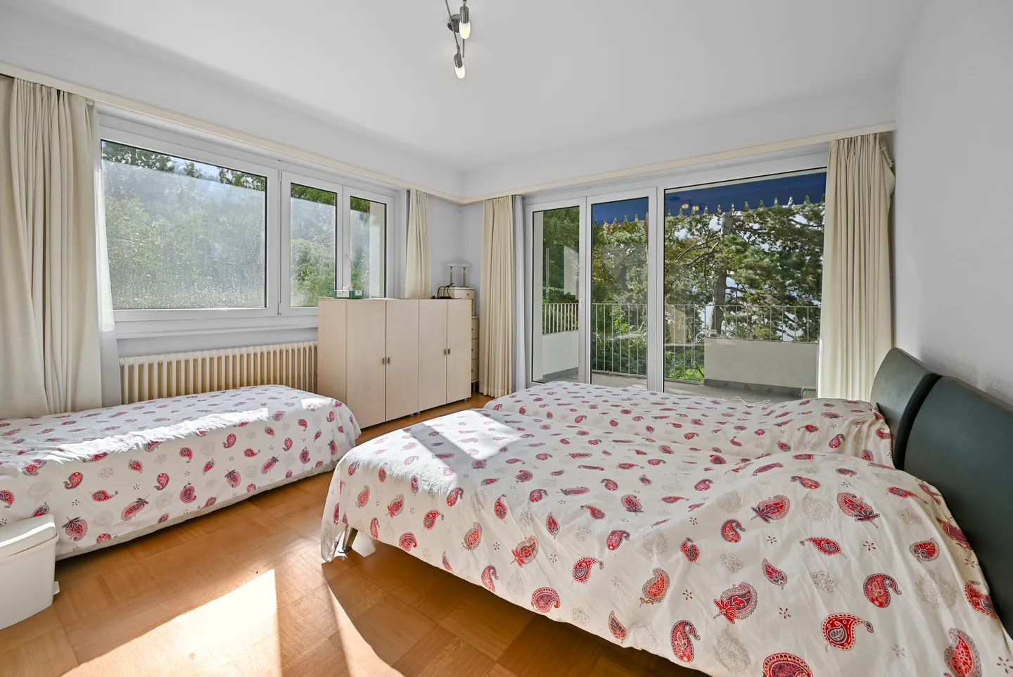 MONTREUX - AMPIO APPARTAMENTO DI 3.5 STANZE NEL CENTRO CITTADINO - Foto 6 di 8