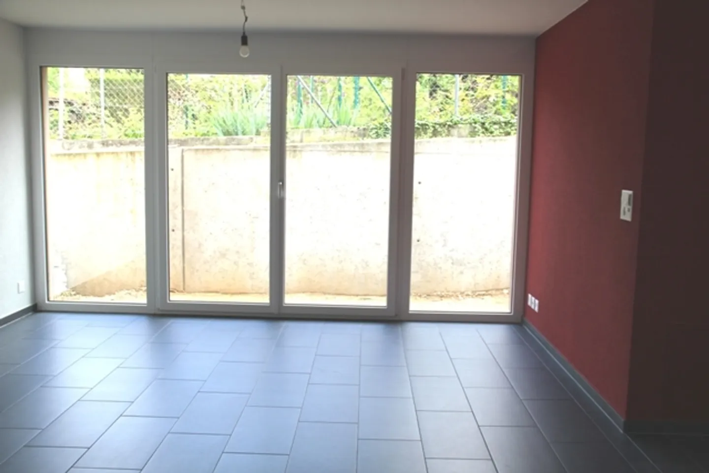 Bellissimo, moderno appartamento 3 1/2 al piano terra in una posizione centrale - Foto 2 di 9