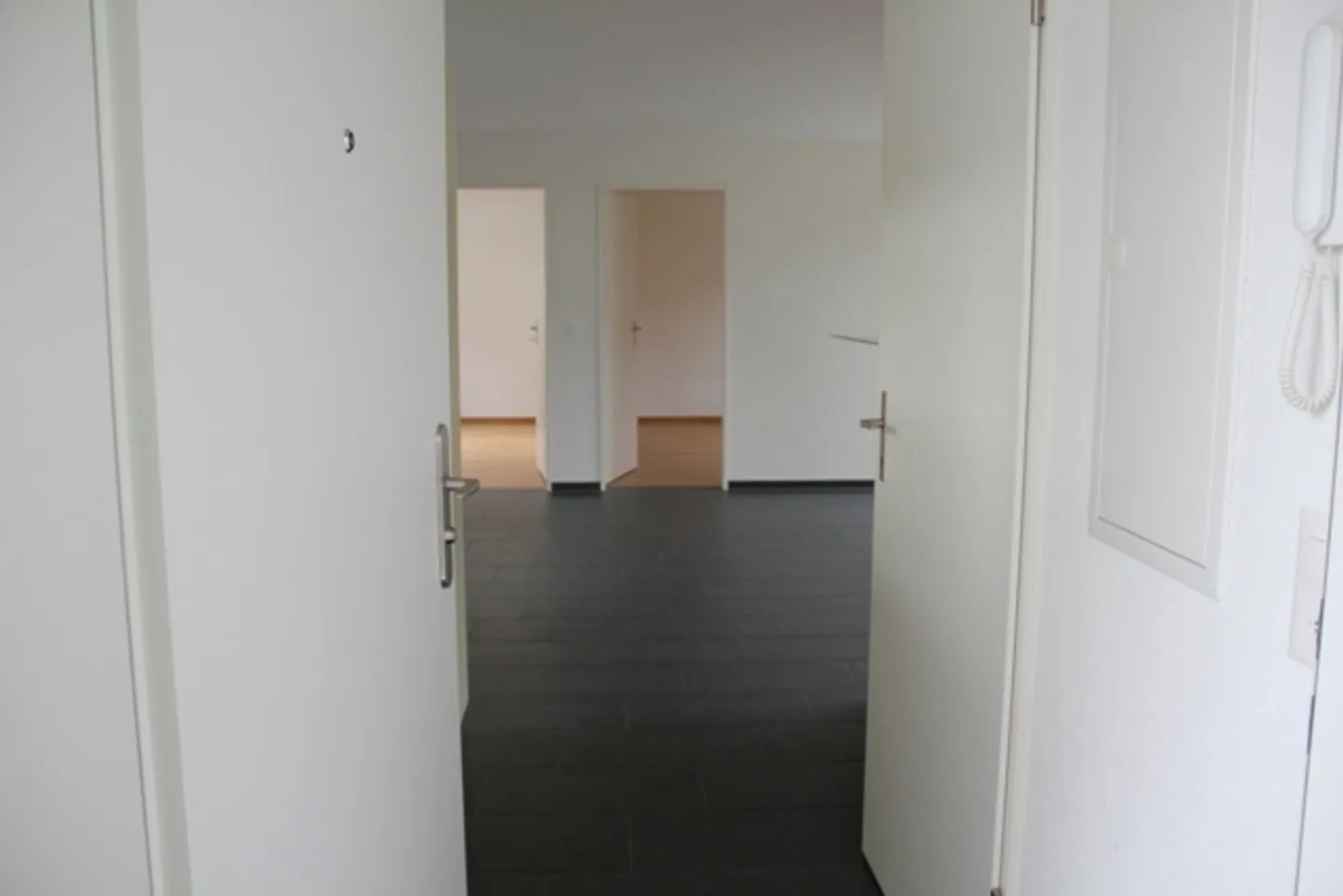 Bellissimo, moderno appartamento 3 1/2 al piano terra in una posizione centrale - Foto 6 di 9