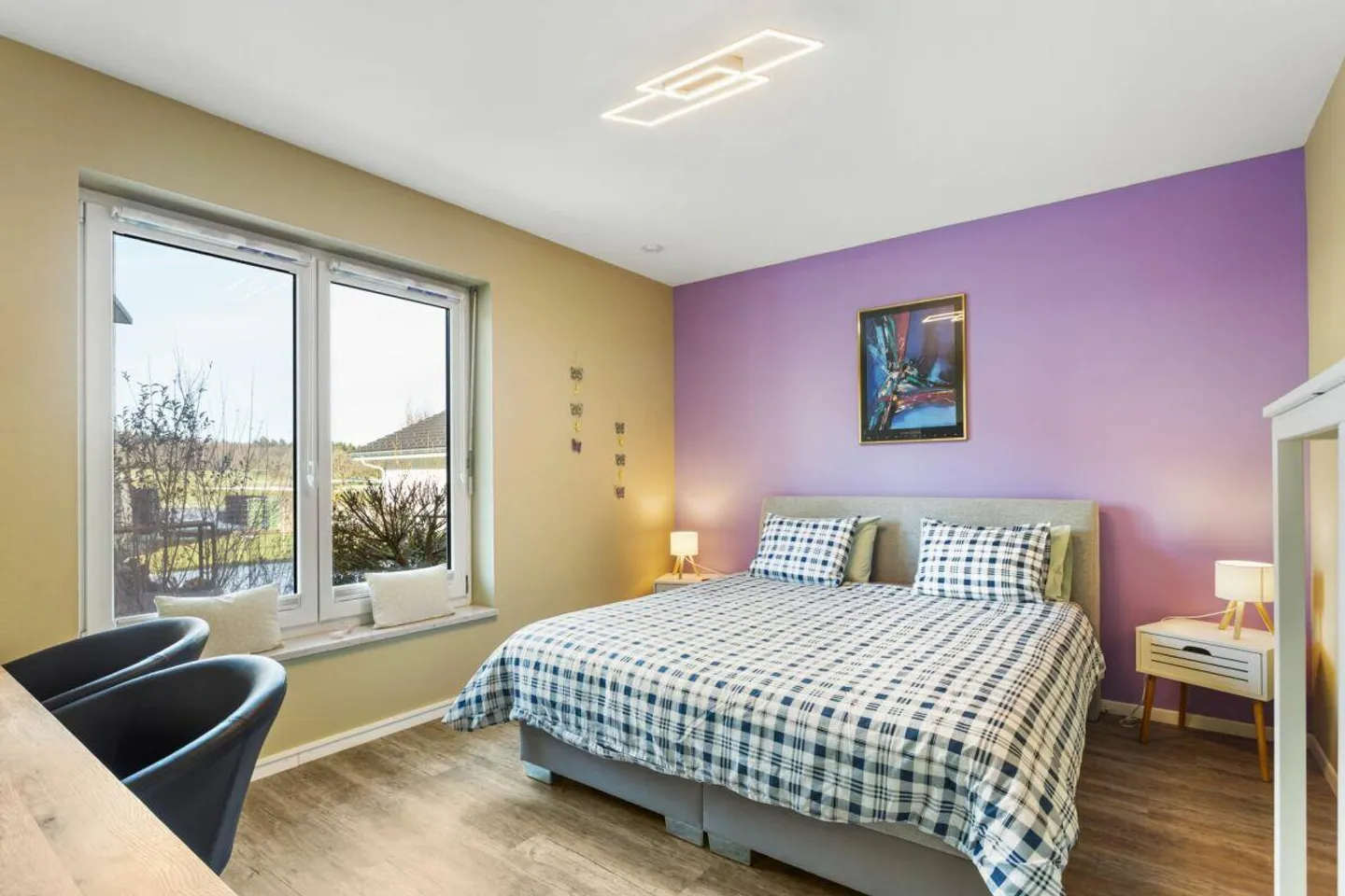 Stylish bungalow in a quiet neighborhood - Photo 6 of 9