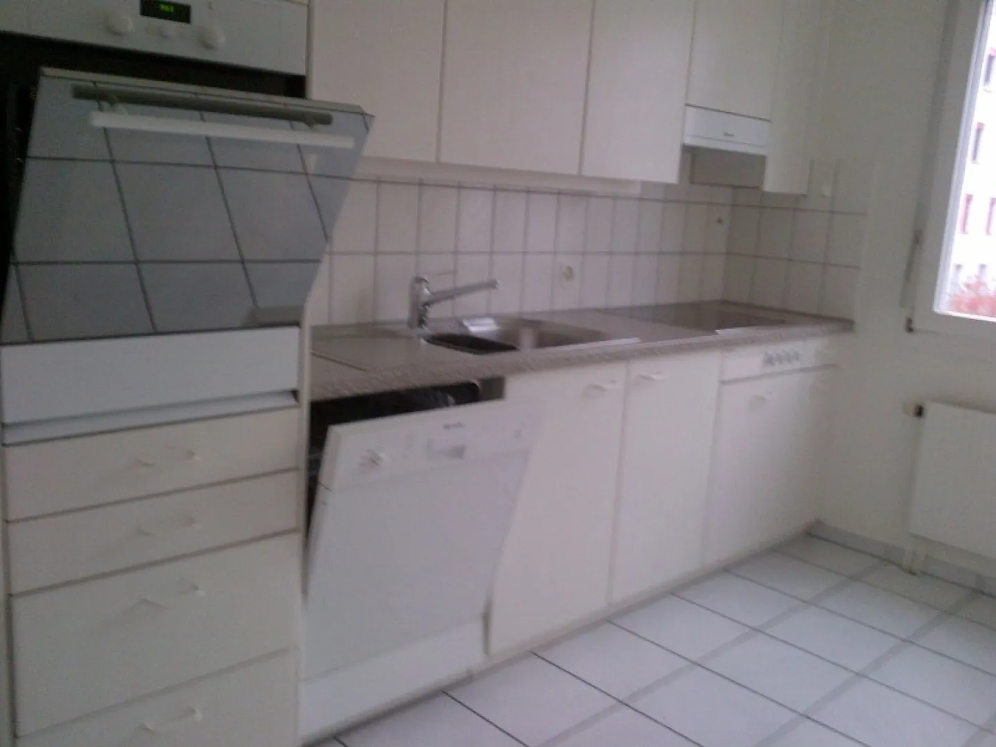 Large apartment with garden seating area - Photo 6 of 9