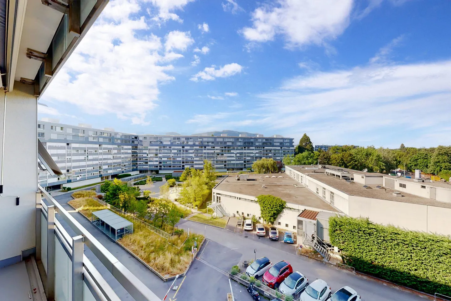 Living in the beautiful municipality of Chêne-Bougeries - Photo 8 of 9