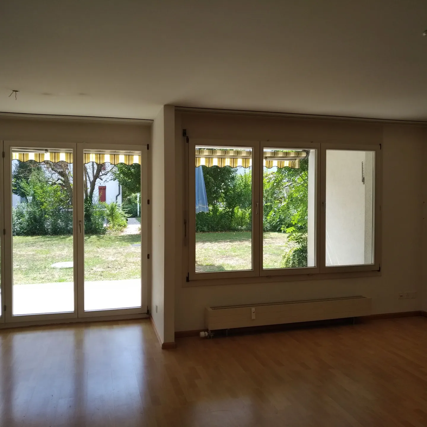 Large apartment with garden seating area - Photo 9 of 9