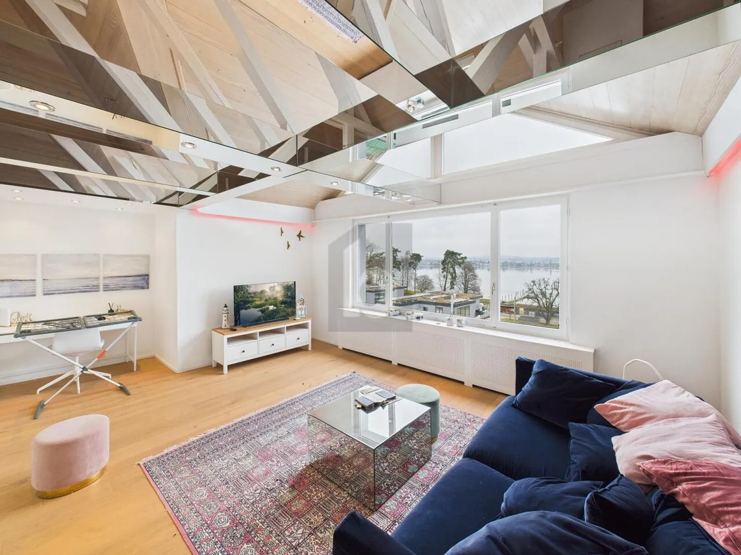 Charmante Wohnung mit Seeblick - Foto 1 von 6