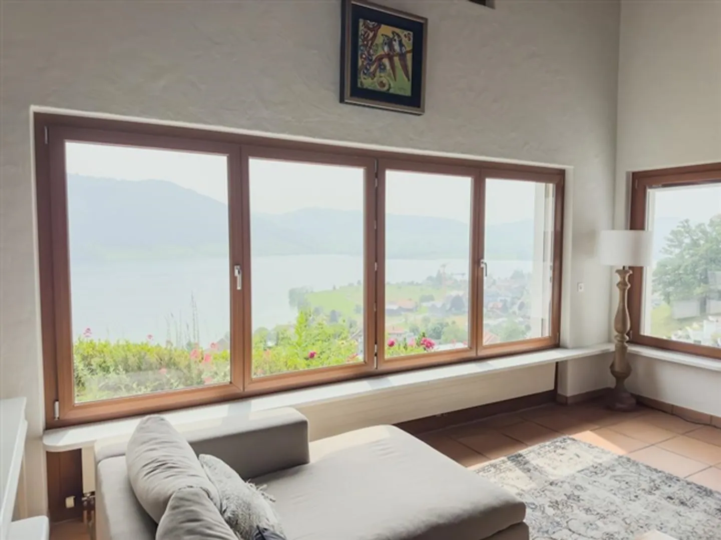 Elegante casa unifamiliare con appartamento separato nella migliore posizione elevata - Foto 7 di 16