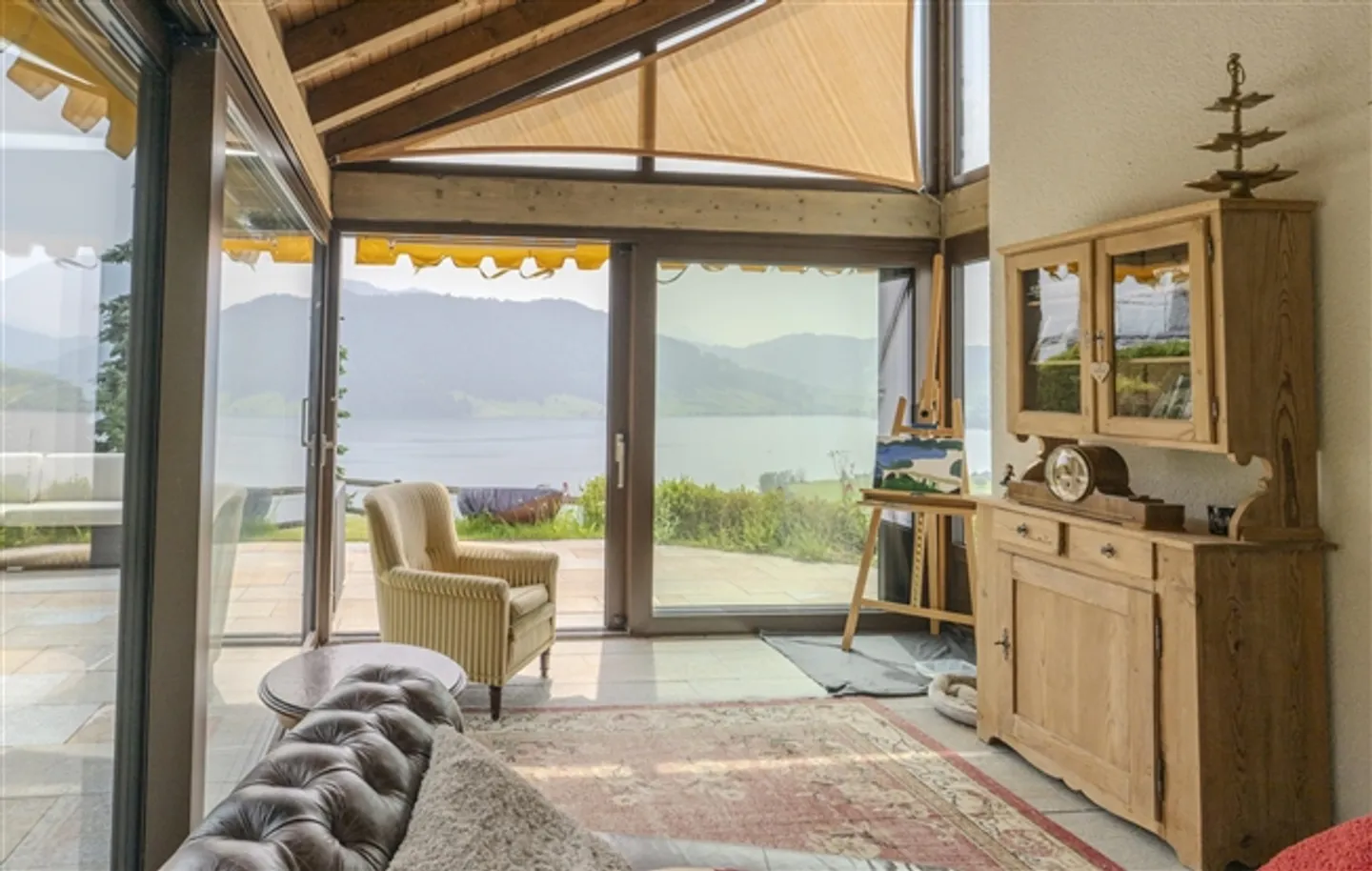 Elegante casa unifamiliare con appartamento separato nella migliore posizione elevata - Foto 11 di 16