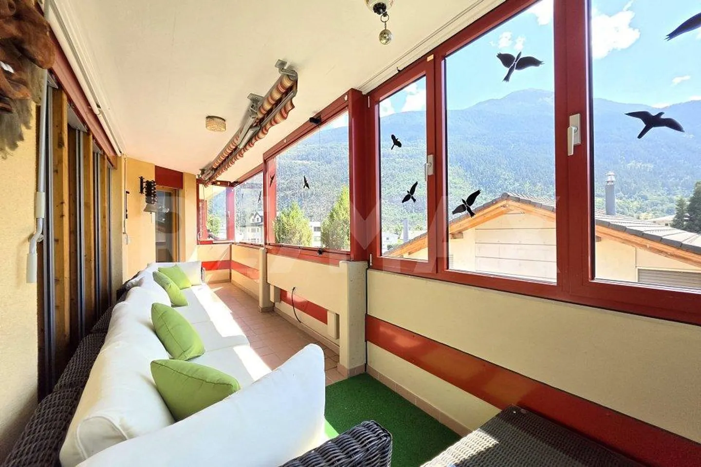 Appartamento duplex di 5,5 stanze con ascensore, garage e due balconi a Steg - Foto 7 di 13