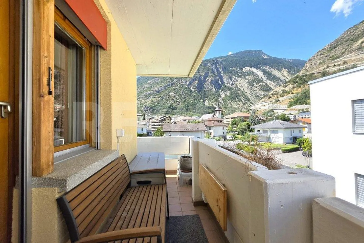 Appartamento duplex di 5,5 stanze con ascensore, garage e due balconi a Steg - Foto 13 di 13