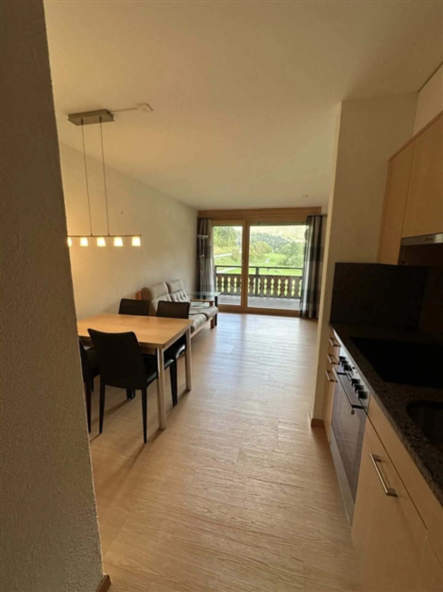 Appartamento moderno con 2 camere da letto con vista sul campo da golf di Alvaneu Bad - Foto 5 di 13