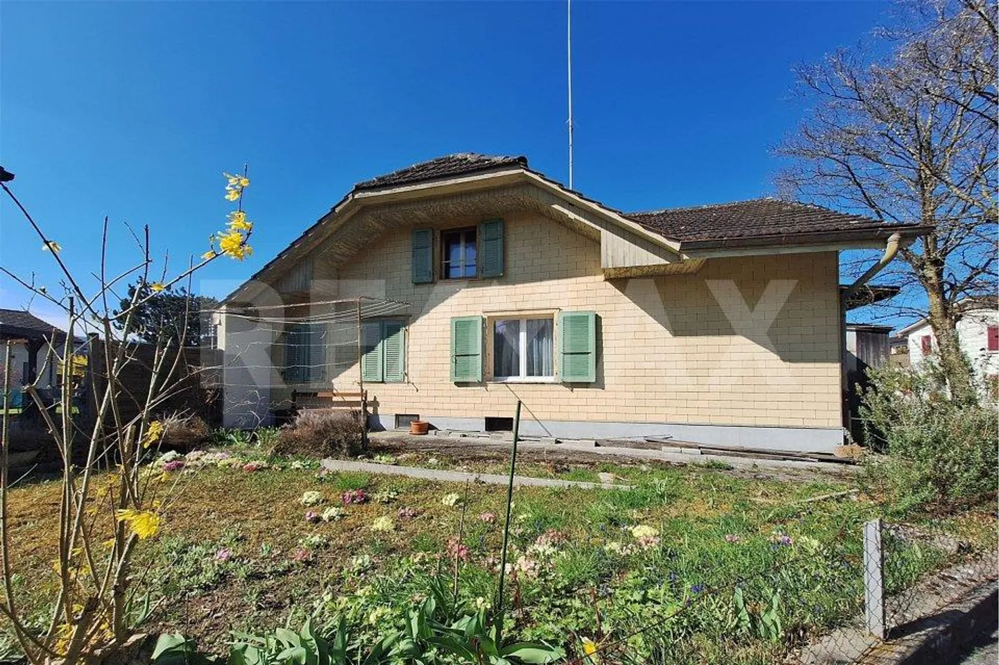 Renovierungsbedürftiges Schmuckstück in Top-Lage: Gestalten Sie Ihr... - Foto 3 von 12