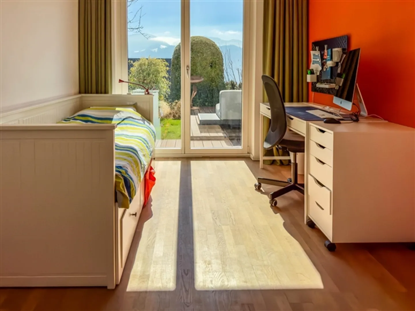 Appartamento di 5,5 stanze con vista mozzafiato nelle idilliache colline di Oberägeri - Foto 5 di 13