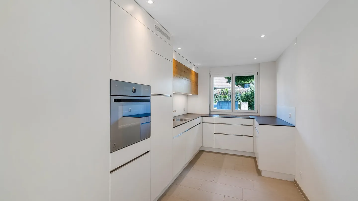 Appartamento giardino moderno con 100 m² di spazio esterno - Foto 3 di 11