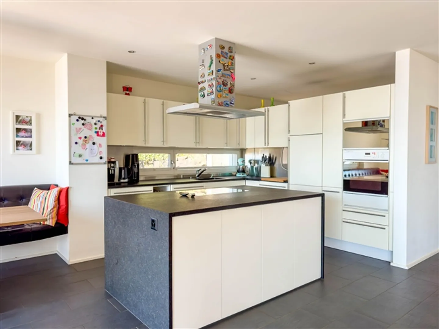 Appartamento di 5,5 stanze con vista mozzafiato nelle idilliache colline di Oberägeri - Foto 6 di 13