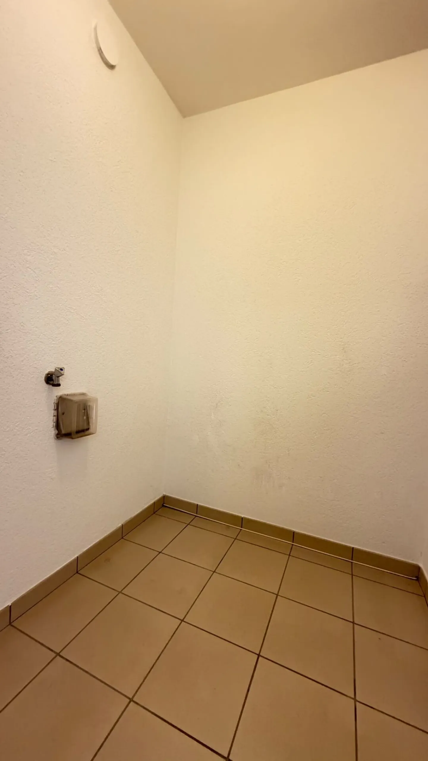 2.5-room condominium with balcony and elevator in Basel - Photo 9 of 15
