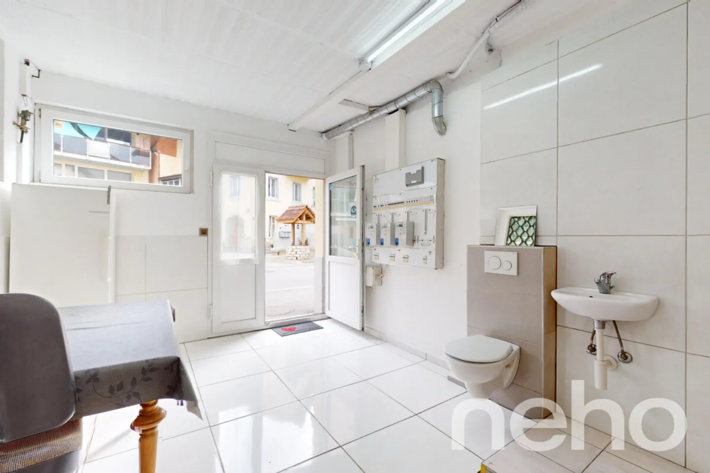 Rare renovated rental building with 6 apartments in Corcelles-près-Payerne - Photo 4 of 12