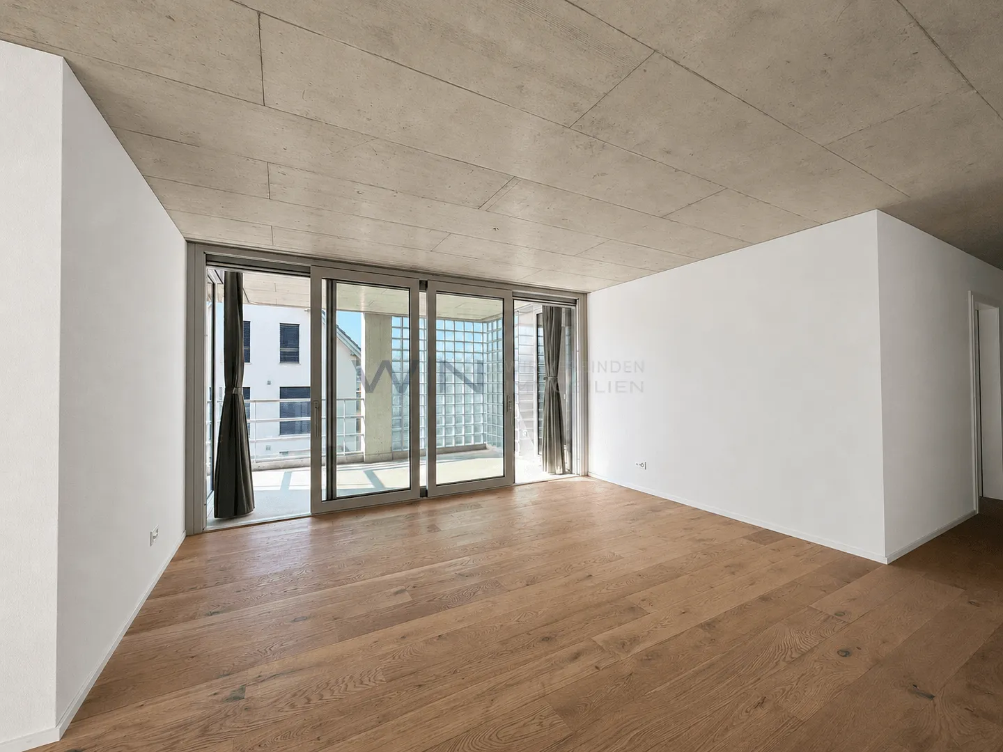 Luxury Apartment in Central Location - Photo 2 of 13