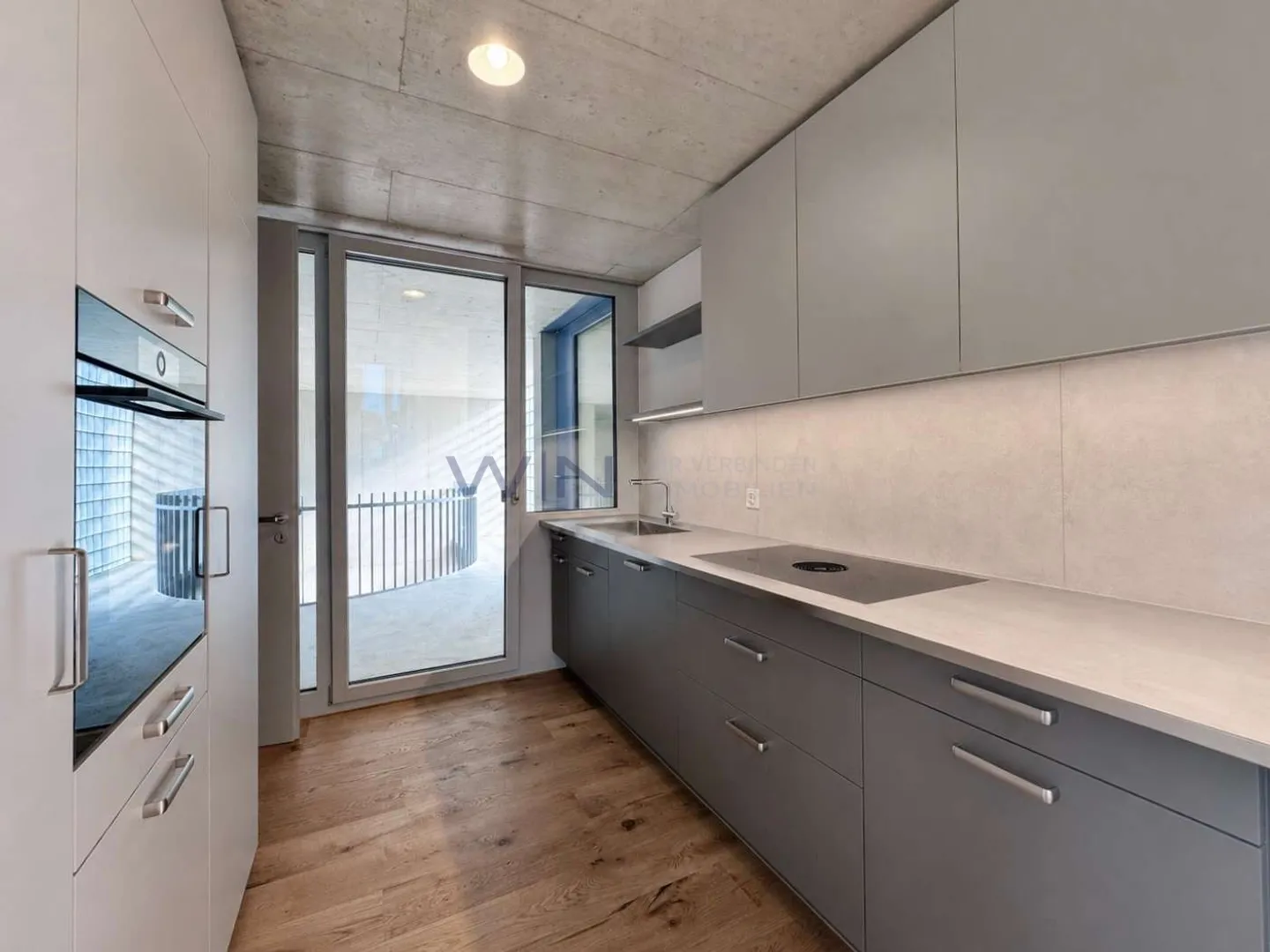 Luxury Apartment in Central Location - Photo 5 of 13
