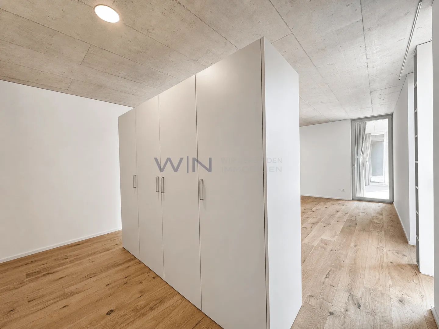 Luxury Apartment in Central Location - Photo 8 of 13