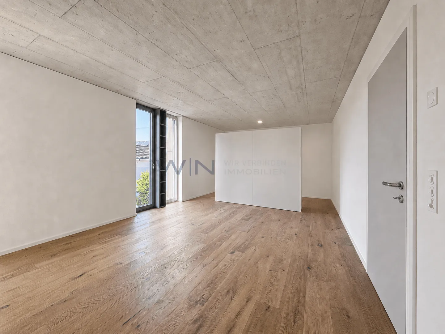 Luxury Apartment in Central Location - Photo 7 of 13