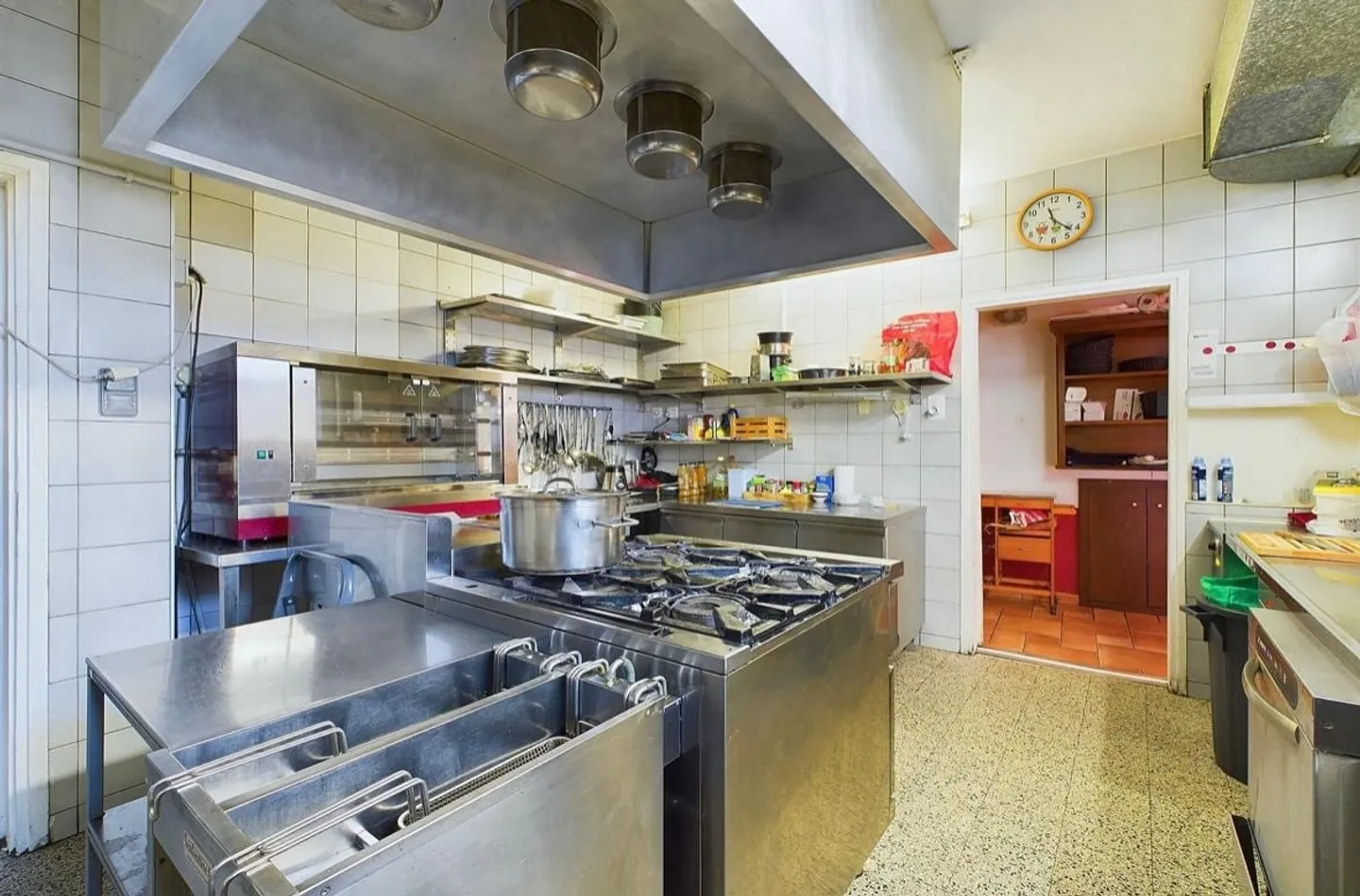 Charming residential and commercial building with potential in Sanmentina - Photo 6 of 12