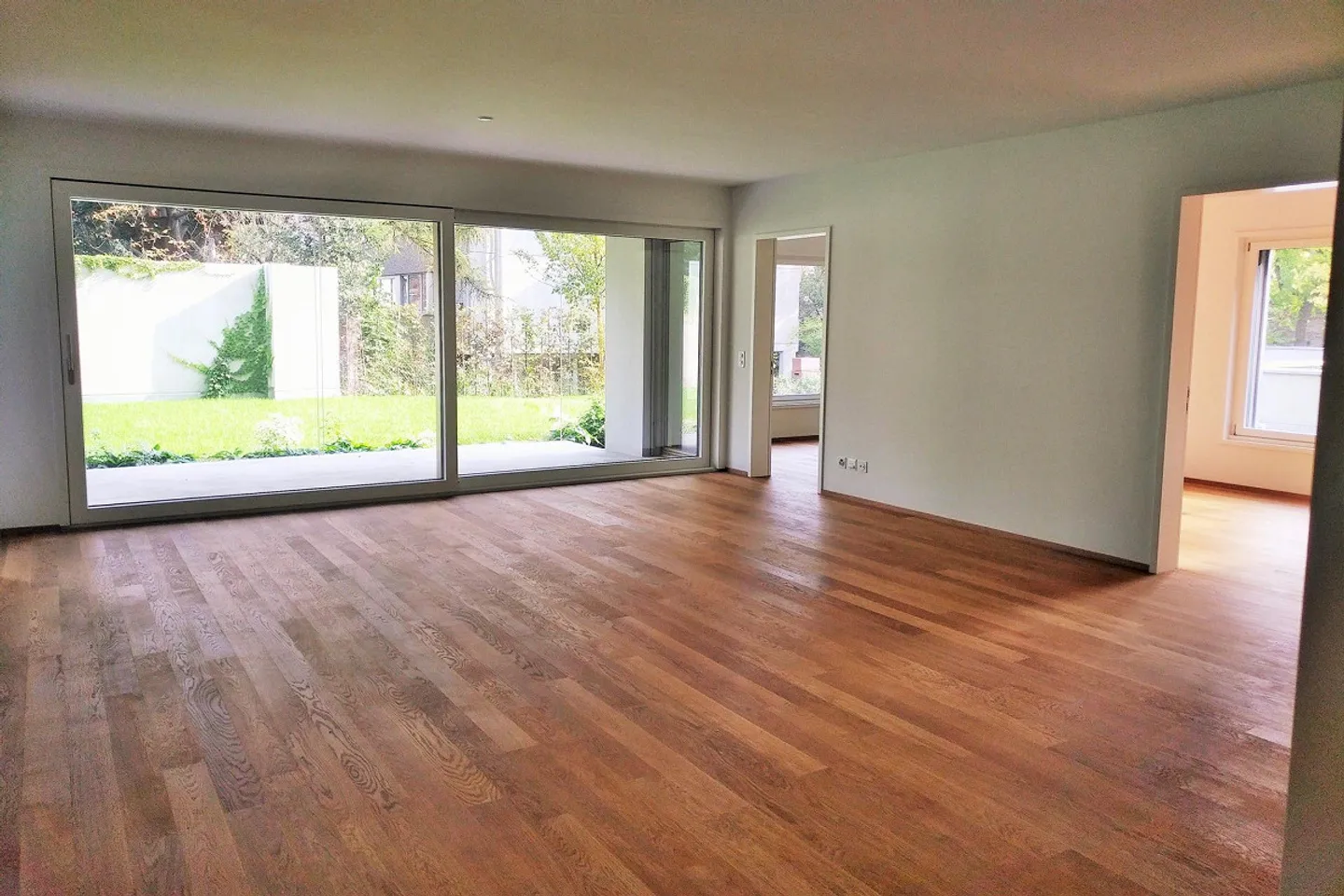 Appartement calme en ville dans la verdure - Photo 2 sur 8