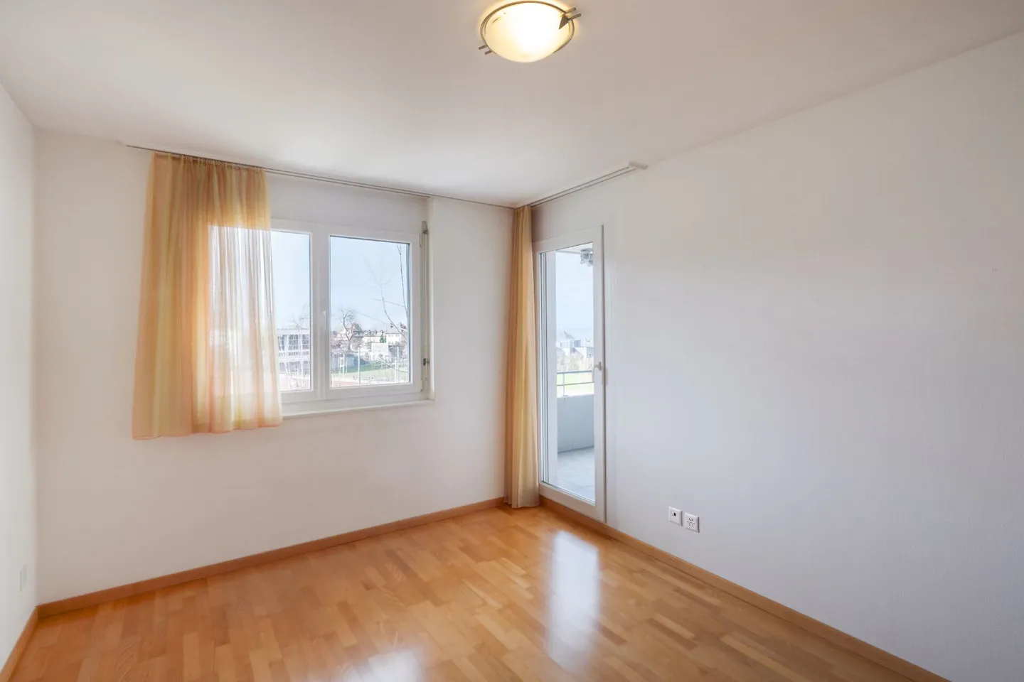 Appartamento luminoso con grande balcone e stanza hobby in un quartiere adatto alle famiglie - Foto 6 di 8