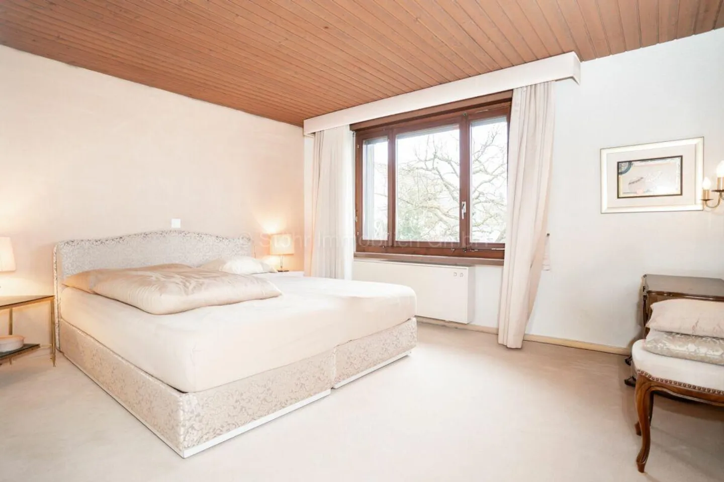 Geräumiges freistehendes Haus - Foto 9 von 25