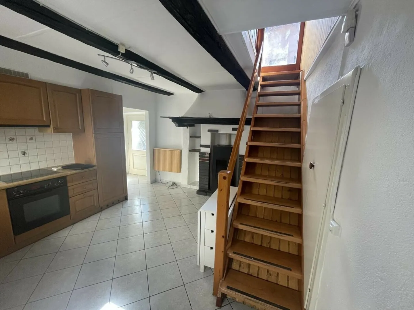 Vendesi casa unifamiliare di 3.5 locali su 3 piani a Solduno - Foto 4 di 11