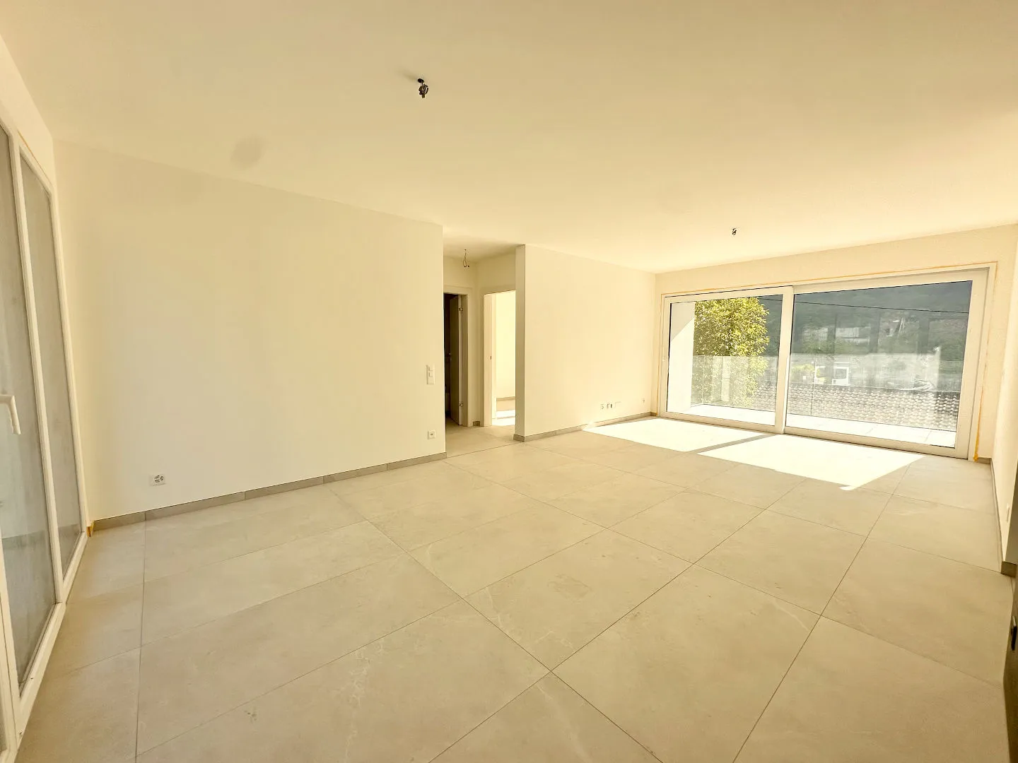 Nuovo Progetto Residenziale ad Avegno: Eleganza Naturale nella Valle Maggia - Foto 6 di 13