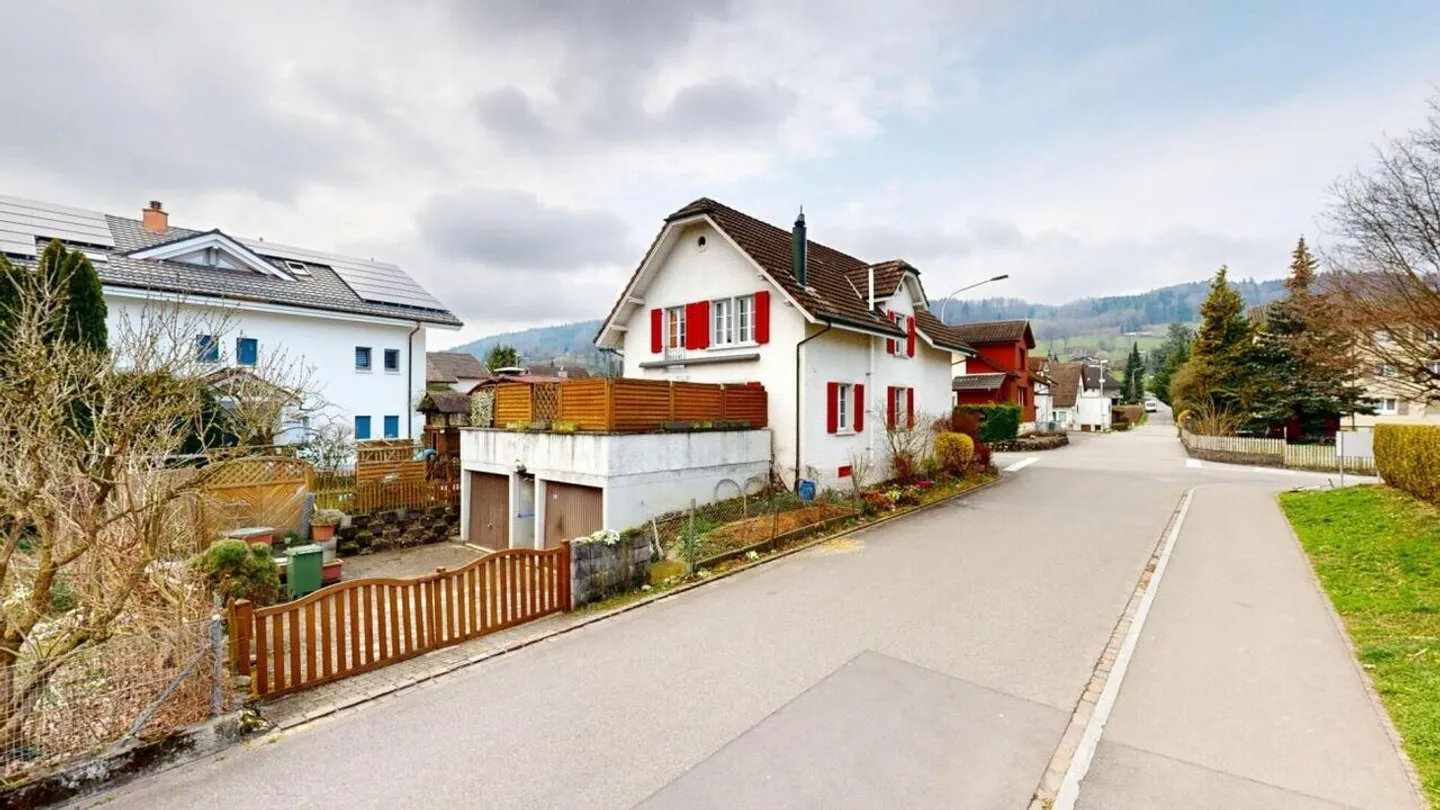 Casa unifamiliare con grande terrazza e giardino - molto potenziale per i creativi - Foto 17 di 22