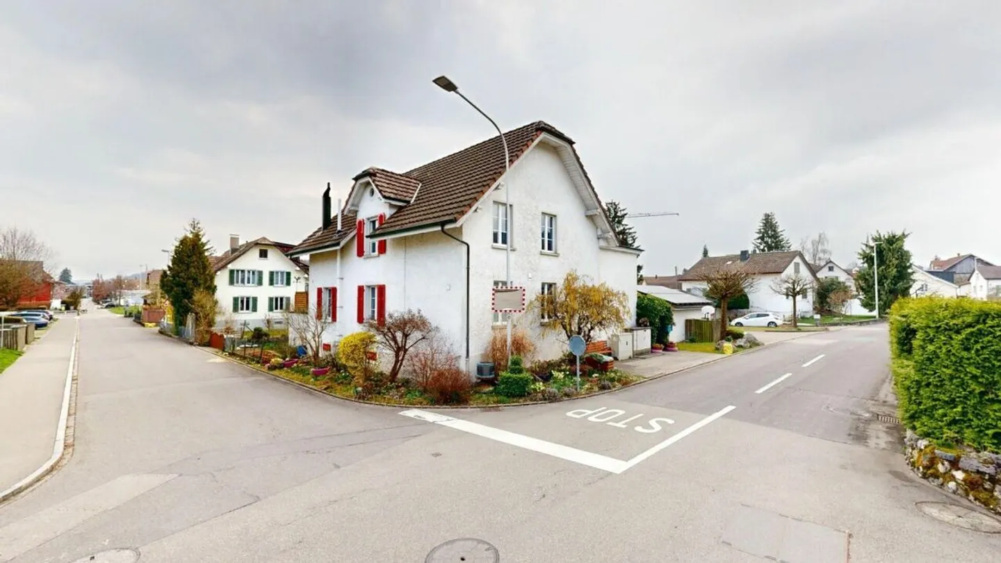Casa unifamiliare con grande terrazza e giardino - molto potenziale per i creativi - Foto 18 di 22