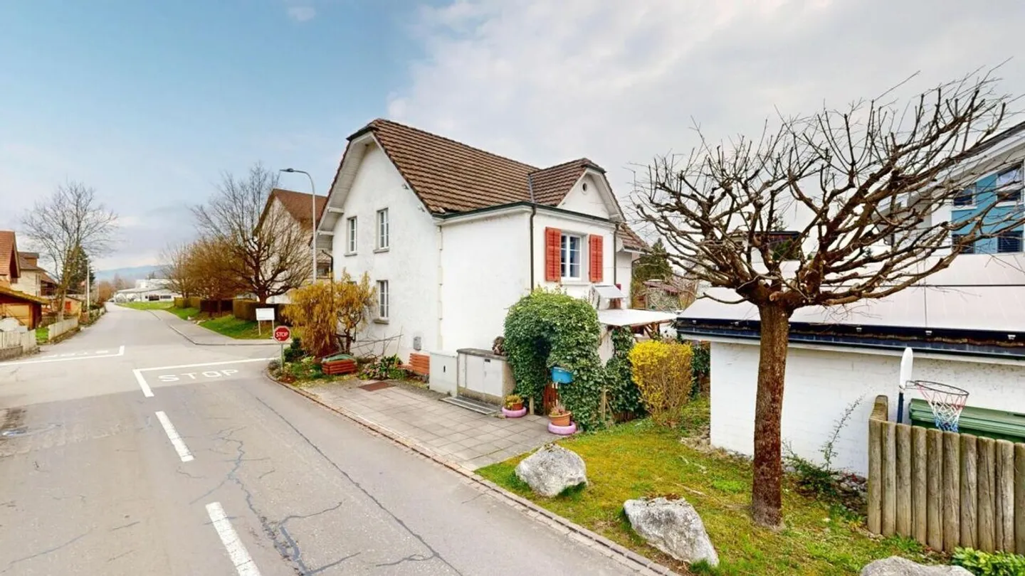 Casa unifamiliare con grande terrazza e giardino - molto potenziale per i creativi - Foto 20 di 22