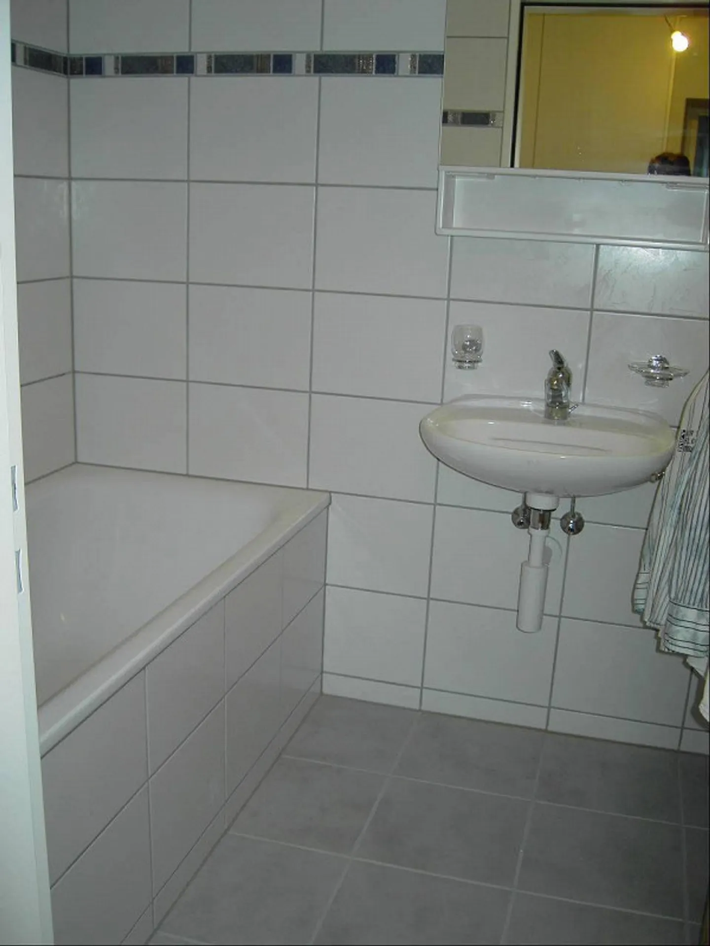 Modern 3-room apartment with balcony in the town center - Photo 5 of 9