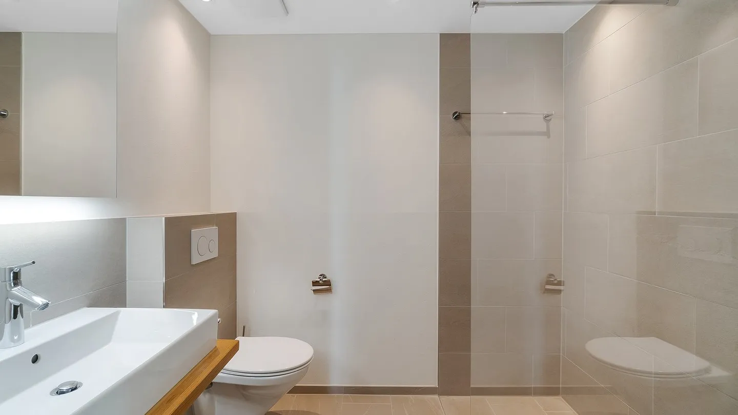 Appartamento giardino moderno con 100 m² di spazio esterno - Foto 7 di 11