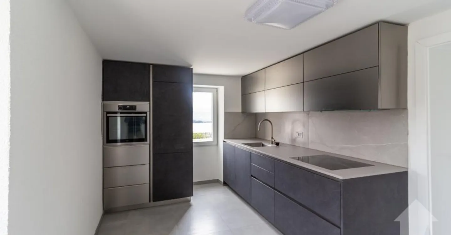 Fully renovated building in 2026 with a rental yield of 4.3% - Photo 6 of 13