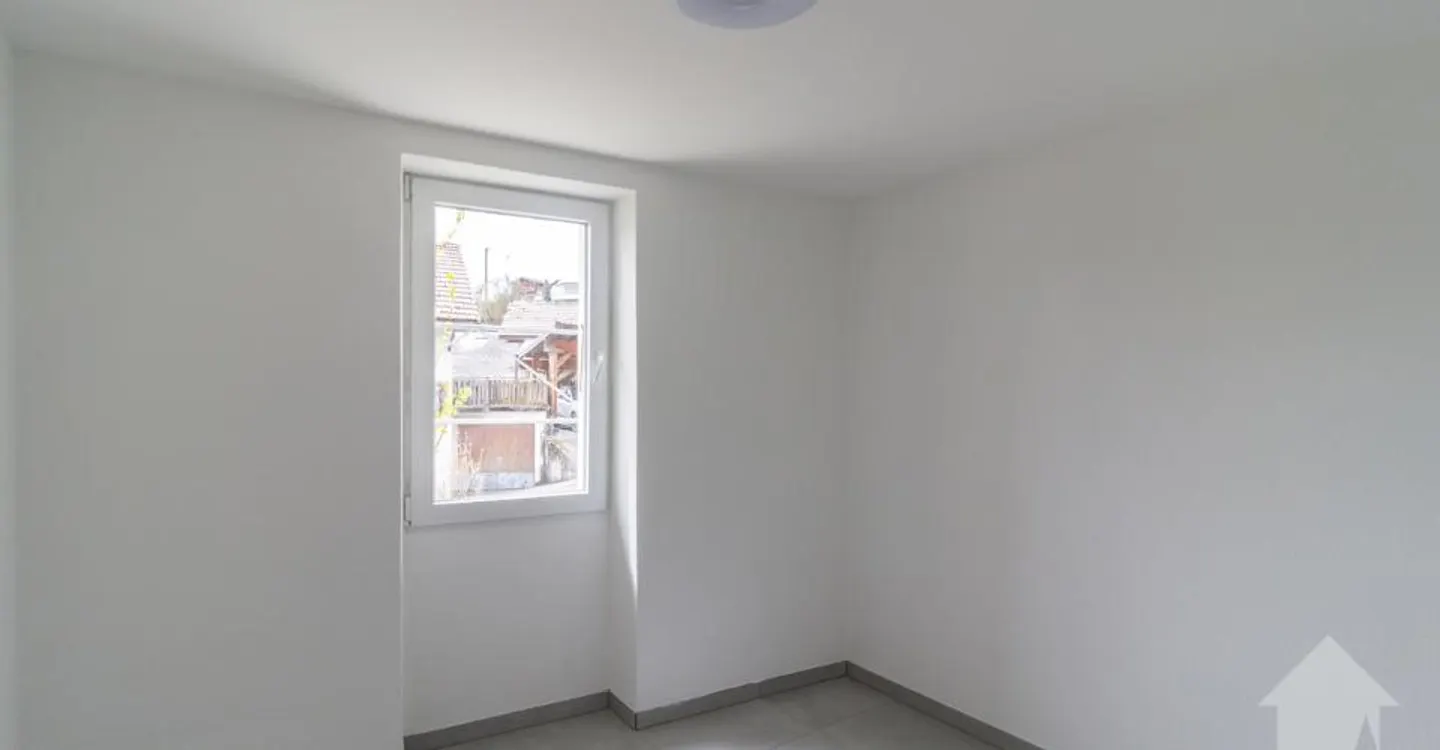 Fully renovated building in 2026 with a rental yield of 4.3% - Photo 11 of 13