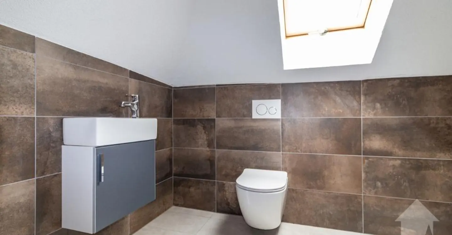 Fully renovated building in 2026 with a rental yield of 4.3% - Photo 12 of 13